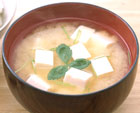 豆腐と三つ葉の味噌汁