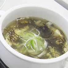 卵ともずくのスープ